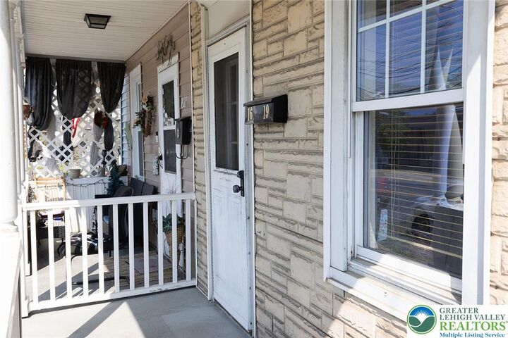 Property Photo:  1619 Butler Street  PA 18042 