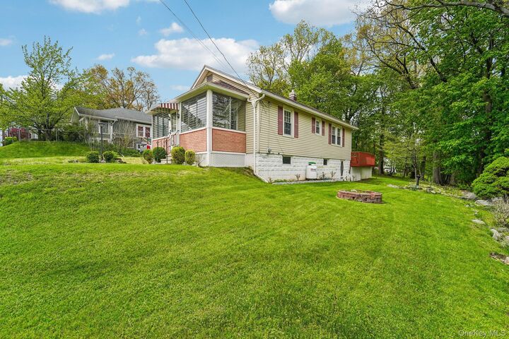 Property Photo:  23 Ardmore Street  NY 12553 