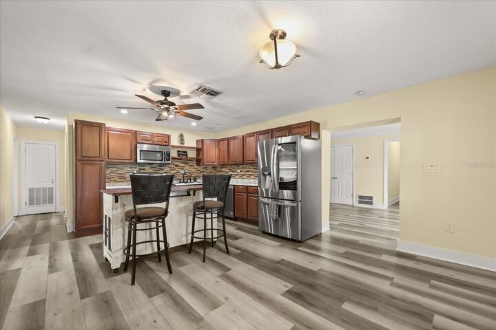 Property Photo:  20963 E Colonial Drive  FL 32709 