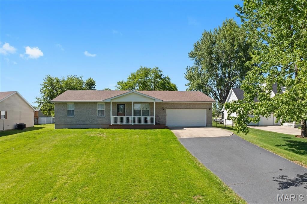 Property Photo:  1231 Bahamas Drive  IL 62025 
