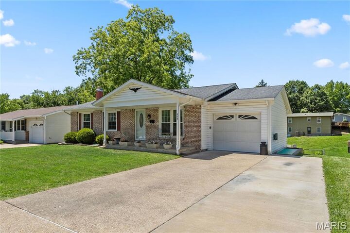 Property Photo:  805 Wilson  MO 63090 