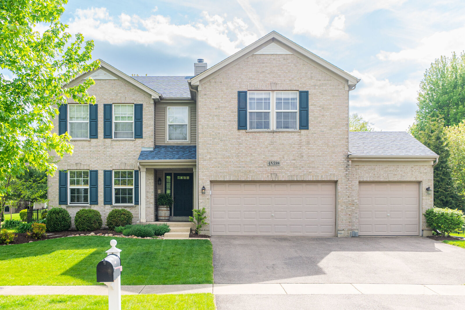 Property Photo:  4N598 Campton Crossings Drive  IL 60175 