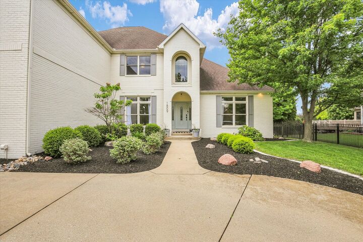 Property Photo: 1809 Mullikin Drive IL 61822