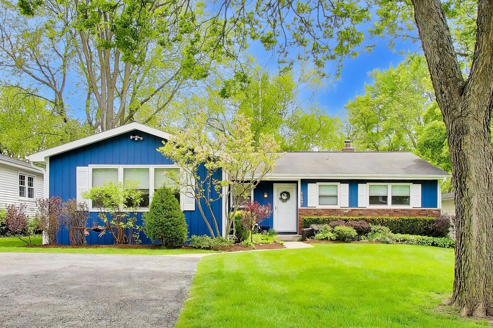 Property Photo:  157 Walton Street  IL 60010 