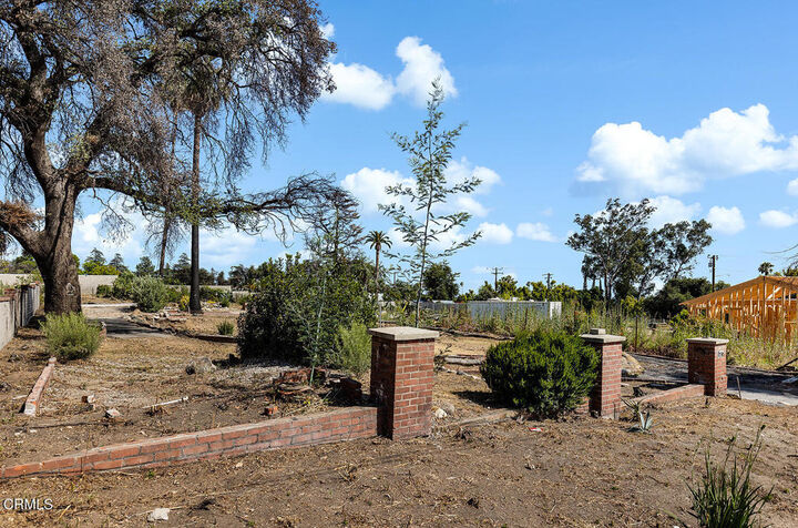 Property Photo:  2726 N Marengo Avenue  CA 91001 