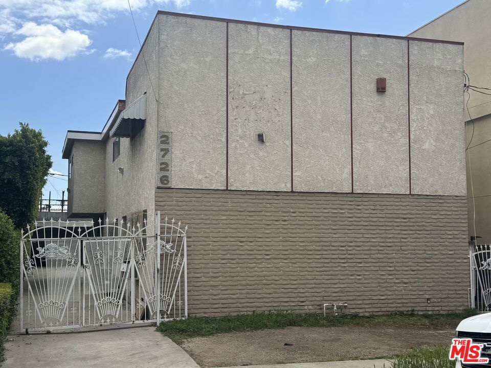 Property Photo:  2726 Council Street  CA 90026 