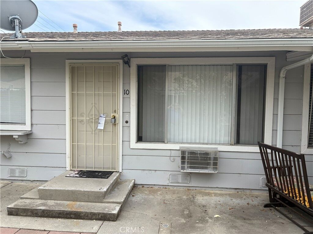 Property Photo:  150 E Lakeshore 10  CA 92530 