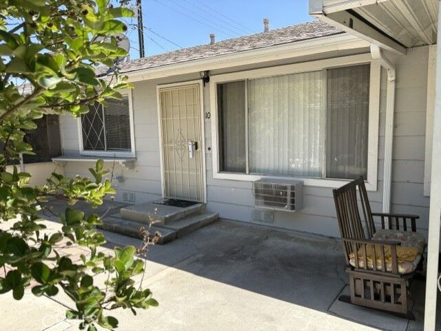 Property Photo: 150 E Lakeshore 10 CA 92530