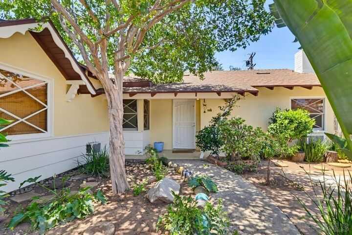 Property Photo: 1284 Tangerine St CA 92021