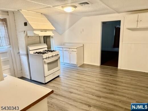 Property Photo:  944 Hamburg Turnpike  NJ 07470 