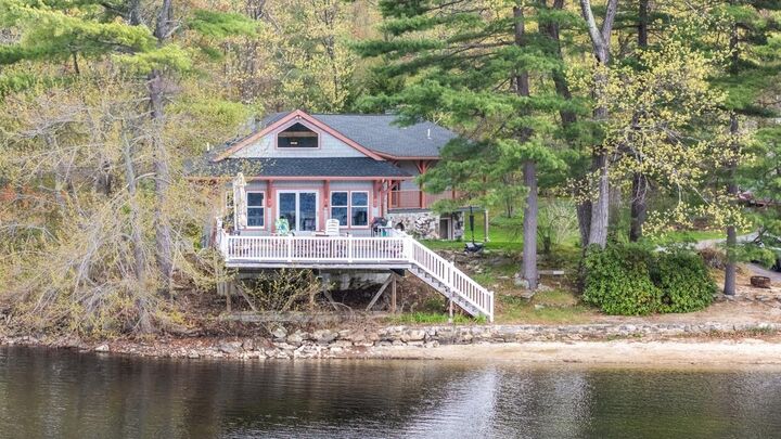 Property Photo:  21 Hinds Lane  NH 03076 