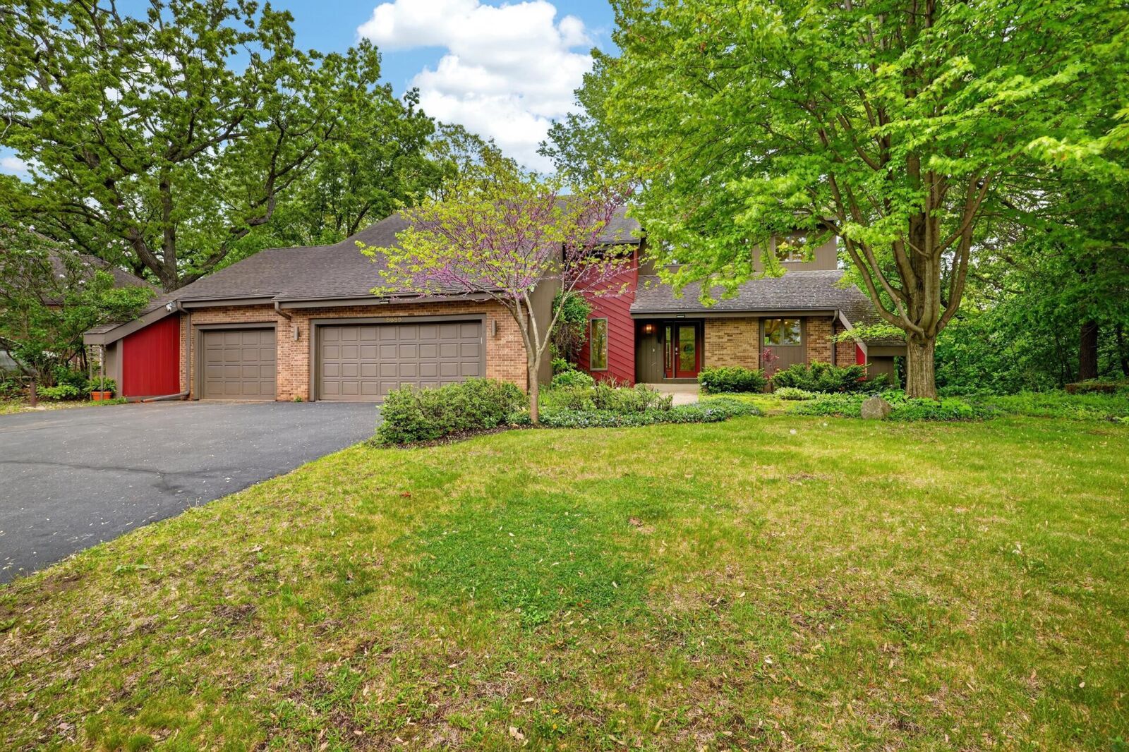 Property Photo:  8655 Hunters Way  MN 55124 