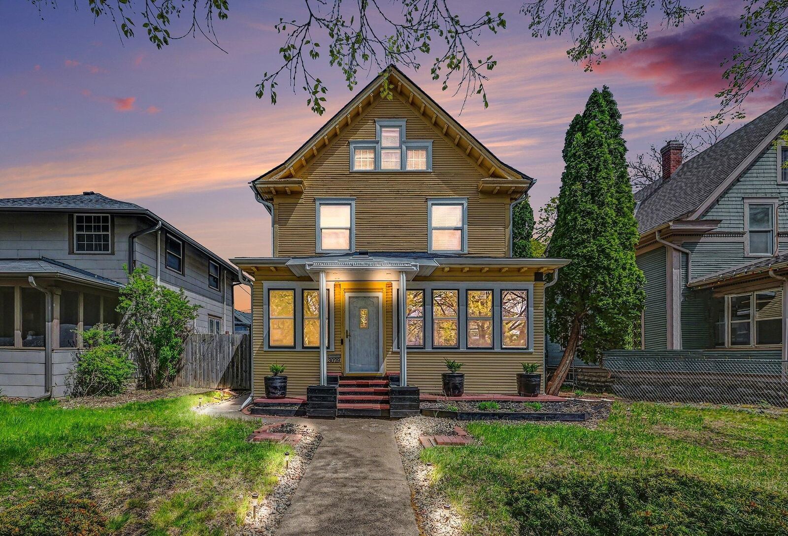 Property Photo:  3029 Elliot Avenue  MN 55407 