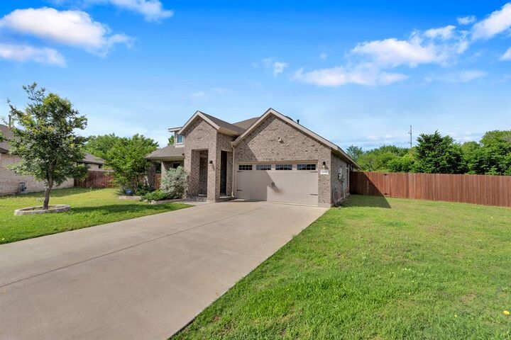 Property Photo: 300 Clayton Street TX 75154