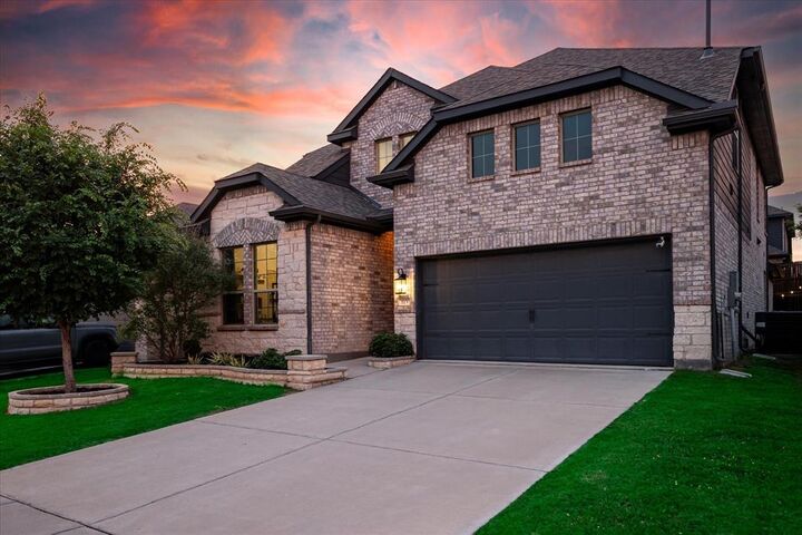 Property Photo:  113 Camelia Street  TX 75043 
