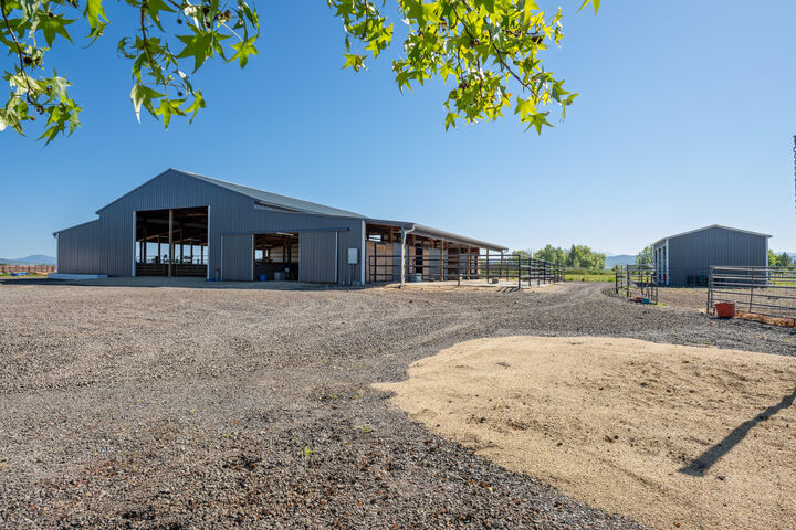 Property Photo:  5900 Peace Lane  OR 97502 