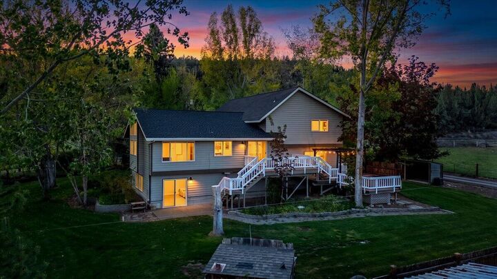 Property Photo:  1176 NE Barnes Road  OR 97754 