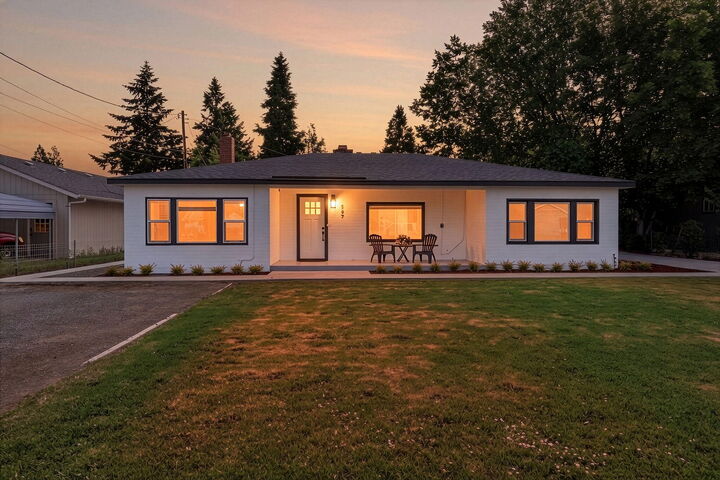 Property Photo:  1537 Cloverlawn Drive  OR 97527 