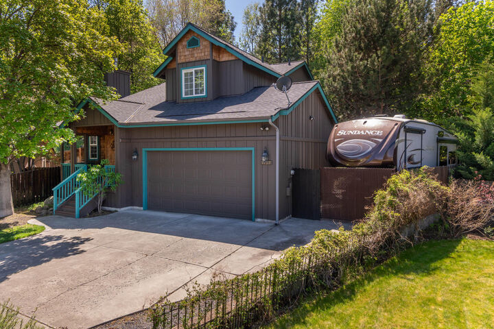 Property Photo:  1757 NE Bobbie Court  OR 97701 