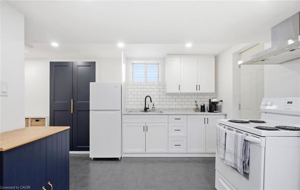 Property Photo:  542 Walmer Road Lower  ON L8H 3E6 