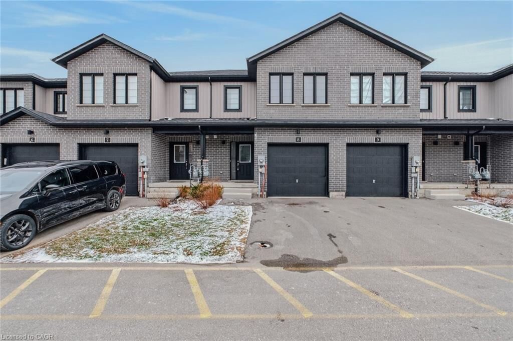 Property Photo:  160 Stanley Street 8  ON N3Y 0G6 