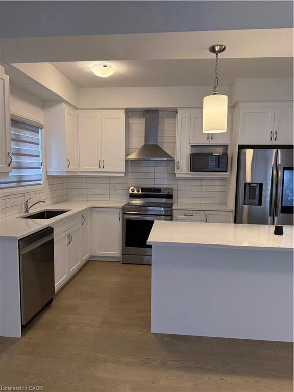 Property Photo:  75 Oj Gaffney Drive Upper Unit 1  ON N5A 0K8 