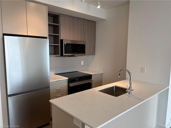Property Photo:  2075 Lakeshore Road 1301  ON L7R 0H3 