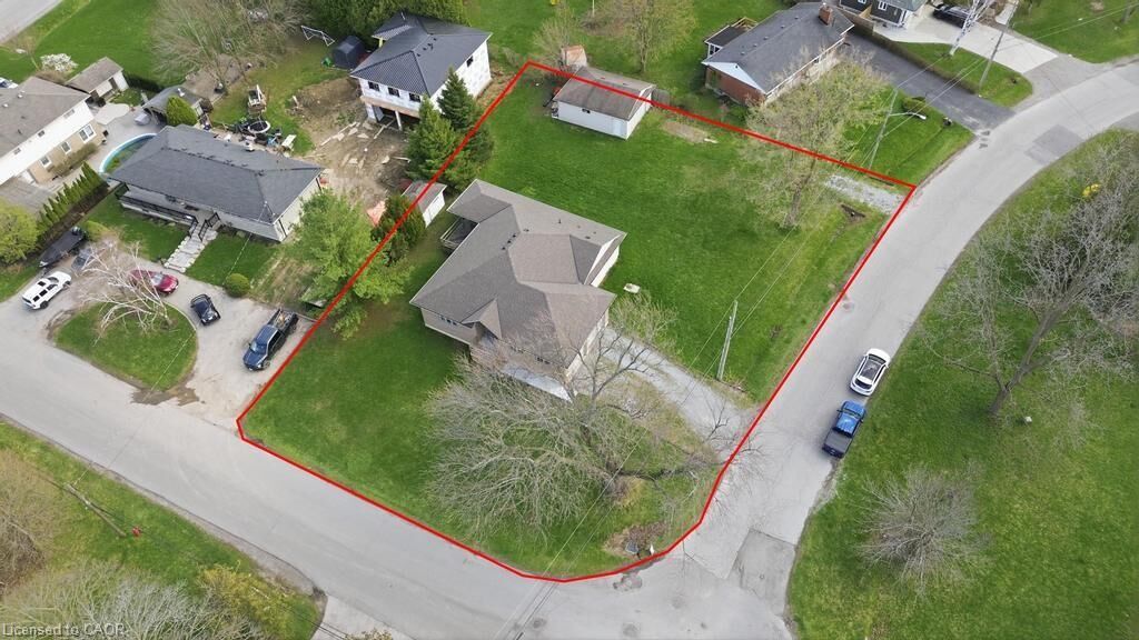 Property Photo:  80 Lister Avenue  ON L9B 1E2 