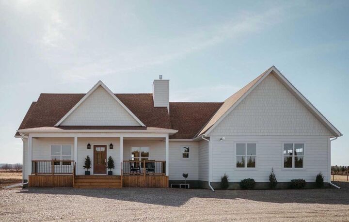 Property Photo:  33080 Range Road 61  AB T0M 1X0 