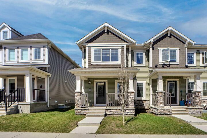 Property Photo:  60 Cityside Grove NE  AB T3N 1C9 