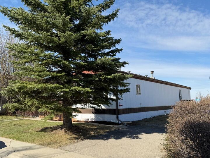 Property Photo:  5302 Birch Road  AB T4H 1M2 