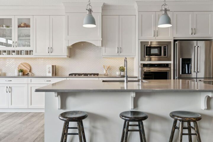 Property Photo:  126 Riviera View  AB T4C 0Z1 