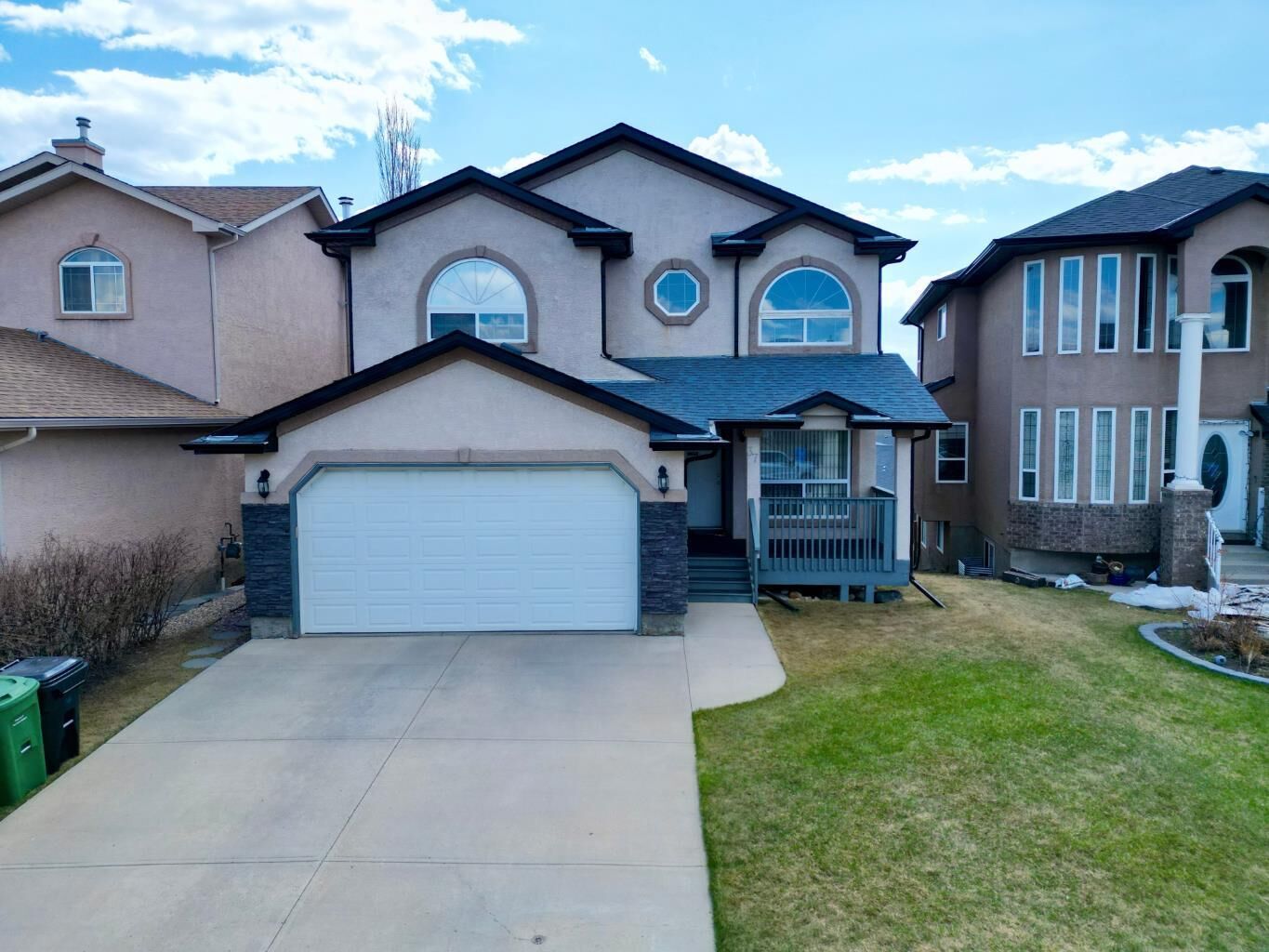 Property Photo:  37 Royal Birch Close NW  AB T3G 5N8 