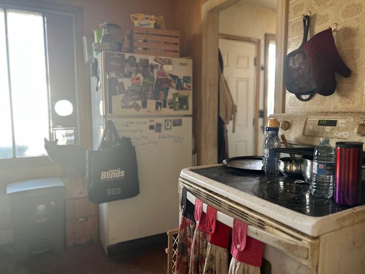 Property Photo:  5013 53 Street  AB T0B 2L0 