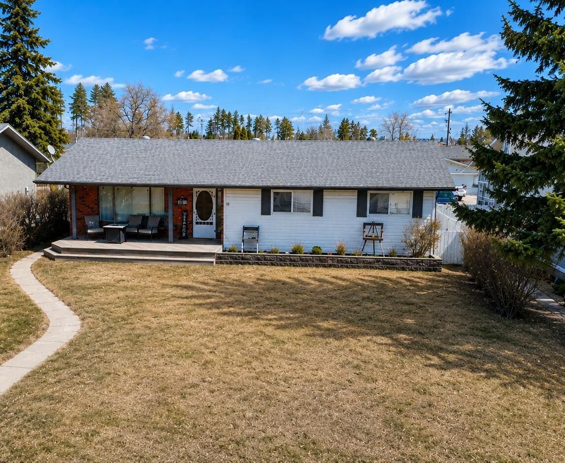 Property Photo:  11 Kallbom Crescent  AB T7S 1E2 