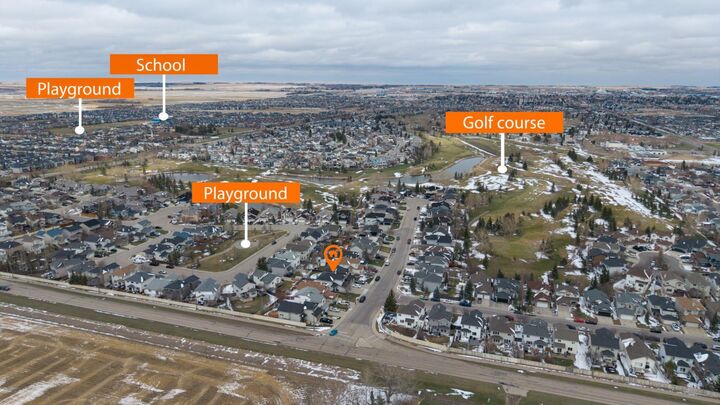 Property Photo:  2386 Fairways Circle NW  AB T4B 2W9 