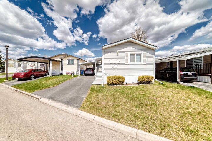 Property Photo:  99 Arbour Lake Road NW 138  AB T3G 4E4 