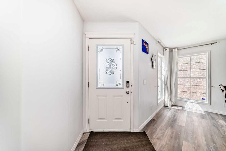 Property Photo:  18 Westbury Place SW  AB T3P 0B1 