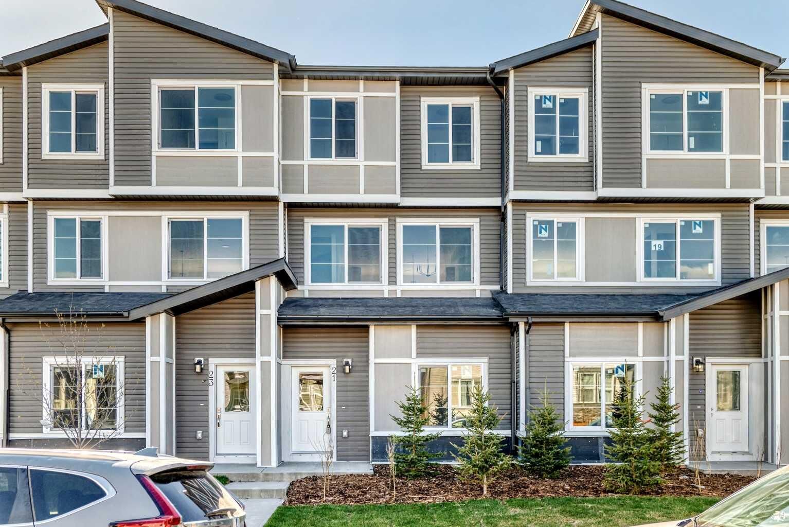 Property Photo: 21 Cornergate Place NE AB T3N 2K5