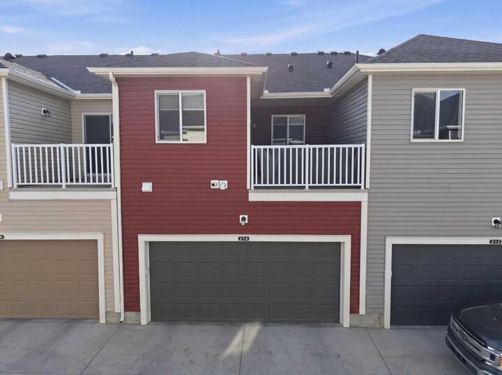 Property Photo:  214 Windbury Lane SW  AB T4B 5J5 
