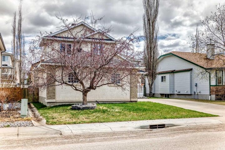 Property Photo:  164 Cove Road  AB T1X 1E4 