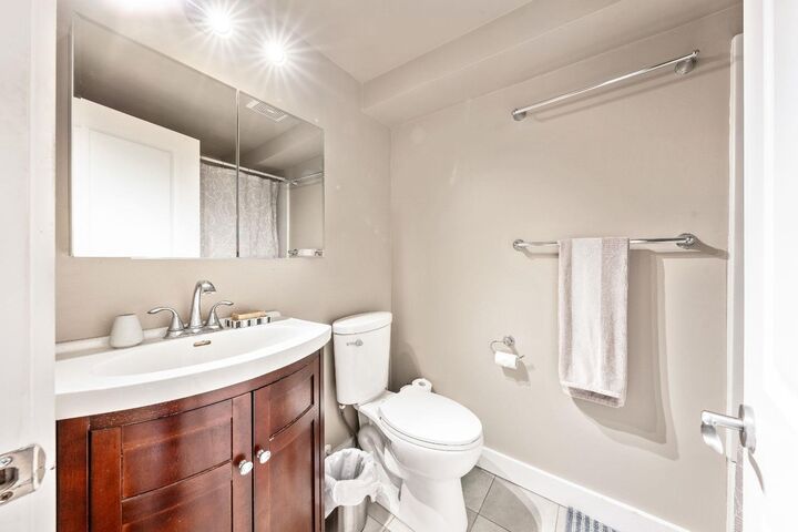 Property Photo: 310 22 Avenue SW 4 AB T2S 0H4