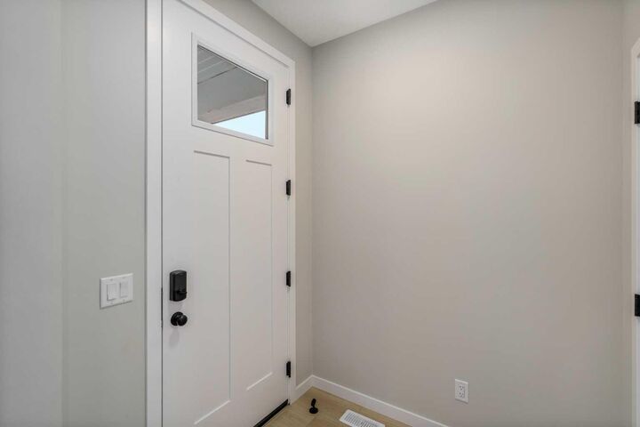 Property Photo:  1449 Rangeview Drive SE  AB T3S 0P8 
