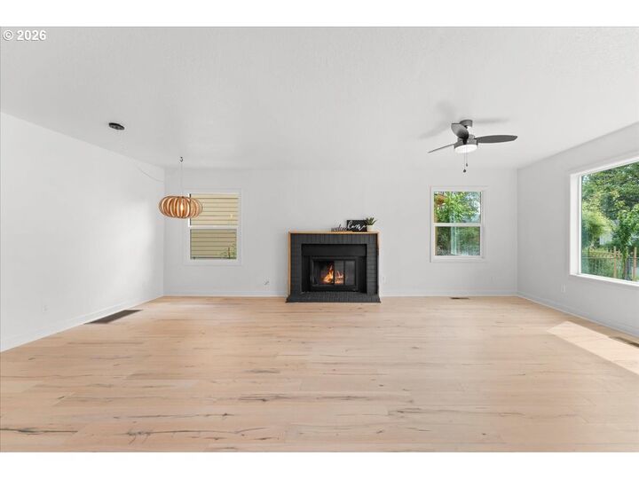Property Photo: 7005 SE Lexington St OR 97206