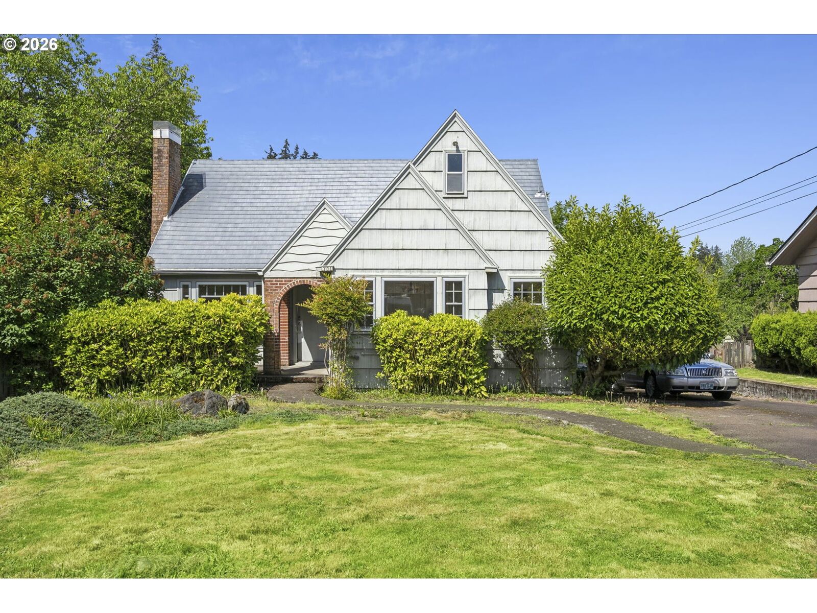 Property Photo:  731 NW Yamhill St  OR 97128 