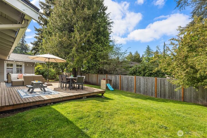 Property Photo:  8320 SE 62nd Street  WA 98040 