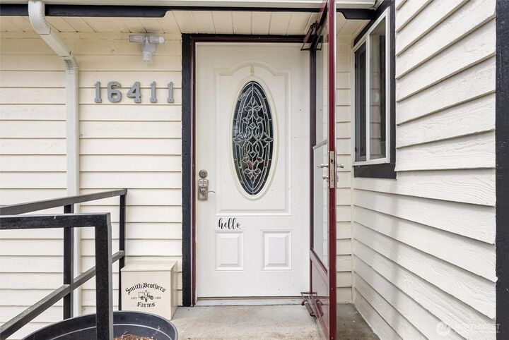 Property Photo: 16411 10th Avenue SW WA 98166