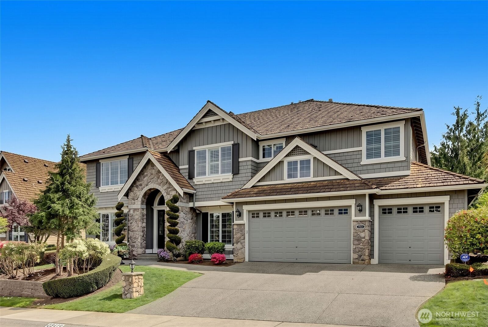 Property Photo:  23419 SE 51st Place  WA 98029 