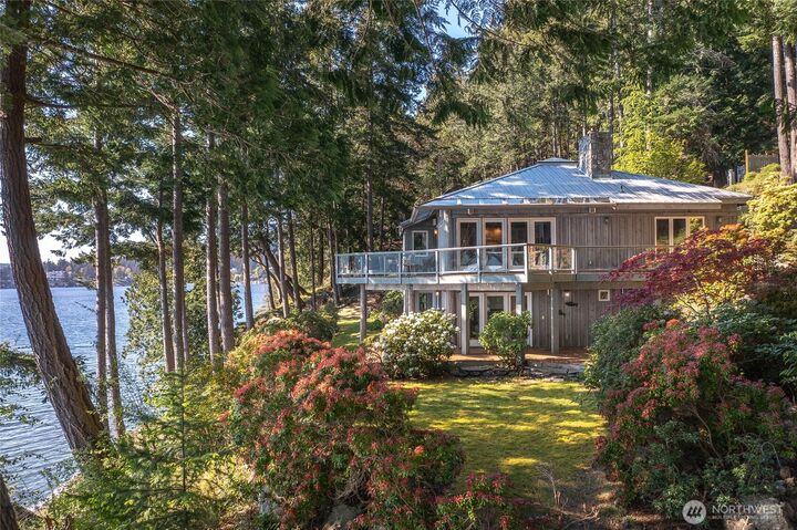 Property Photo: 1424 Palisades Drive WA 98245