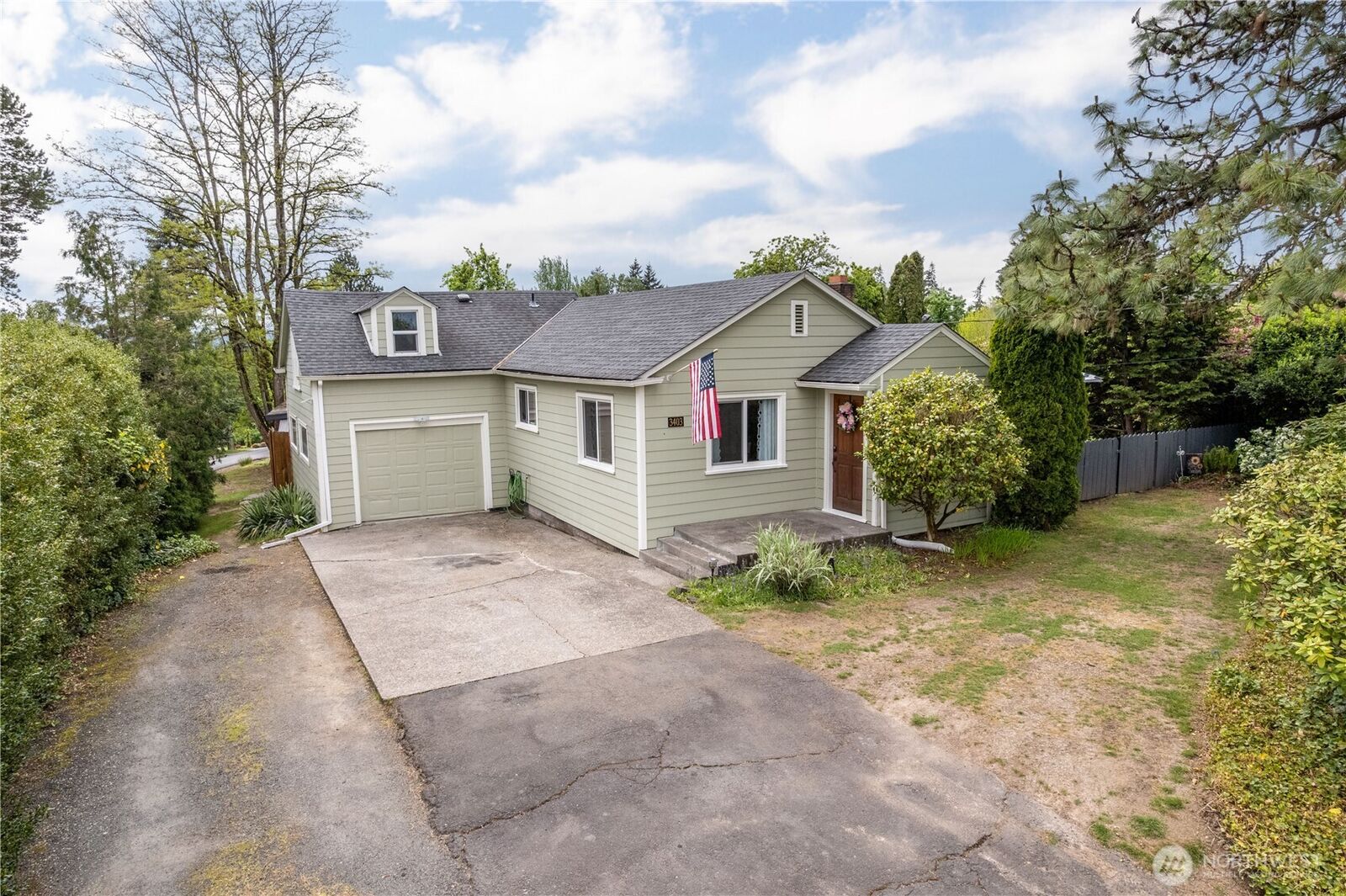 Property Photo:  3403  Columbia Heights Road  WA 98632 